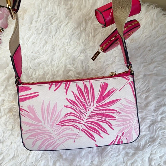 Michael Kors Jet Set Logo 3 in 1 Crossbody Bag - Picture 4 of 9